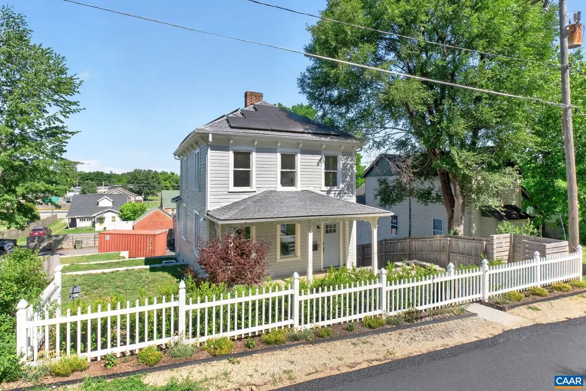 433 Winchester Ave N, Waynesboro, VA 22980 - #1