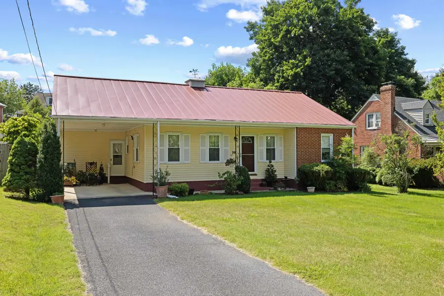 506 College Cir, Staunton, VA 24401 - #2