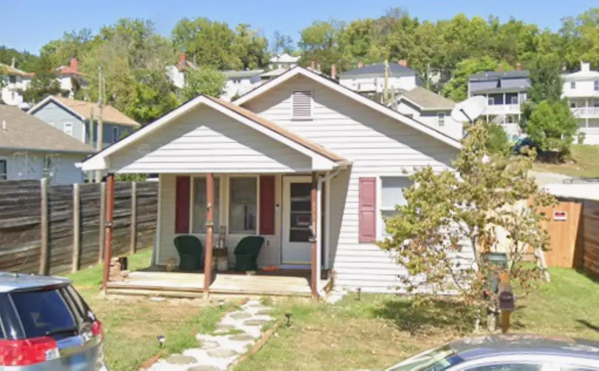 875 Johnson St W, Staunton, VA 24401 - #1