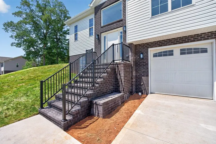 211 Suffolk Dr, Rockingham, VA 22801 - #2