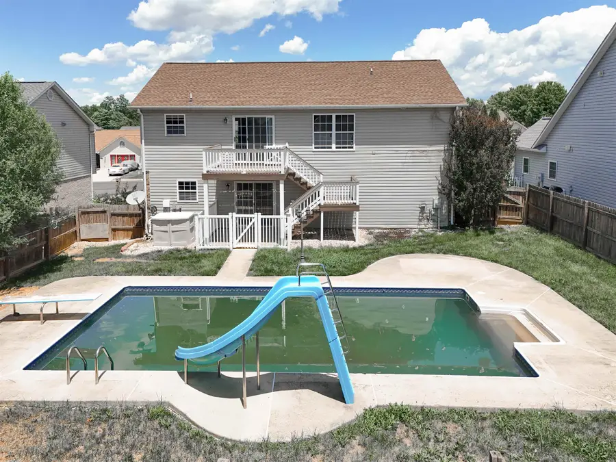 2408 Monroe St, Waynesboro, VA 22980 - #2