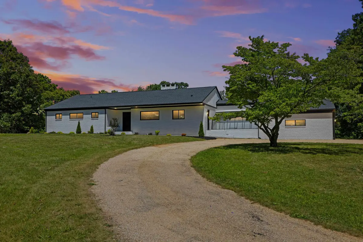 938 Ladd Rd, Waynesboro, VA 22980 - #1