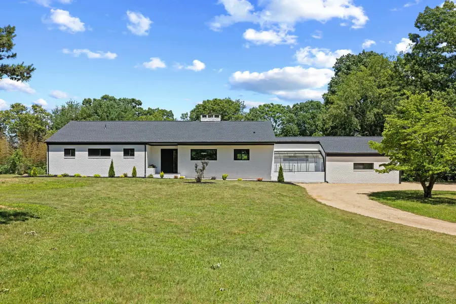 938 Ladd Rd, Waynesboro, VA 22980 - #2