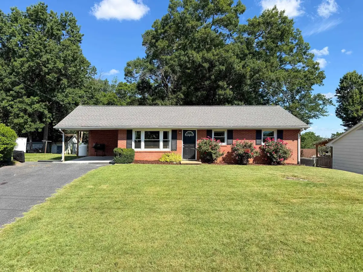 39 View Dr, Stuarts Draft, VA 24477 - #1