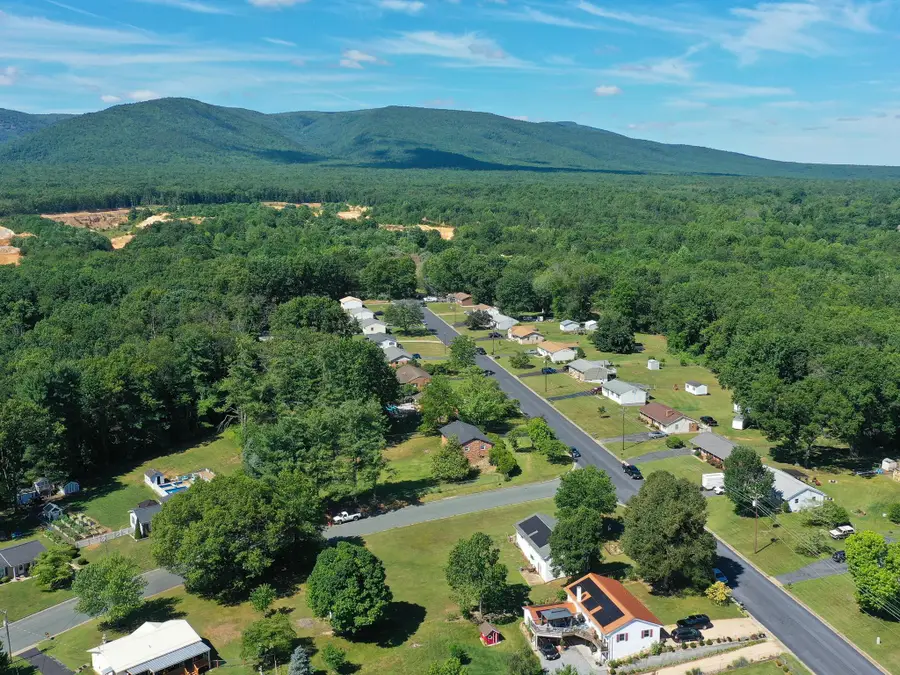 39 View Dr, Stuarts Draft, VA 24477 - #2