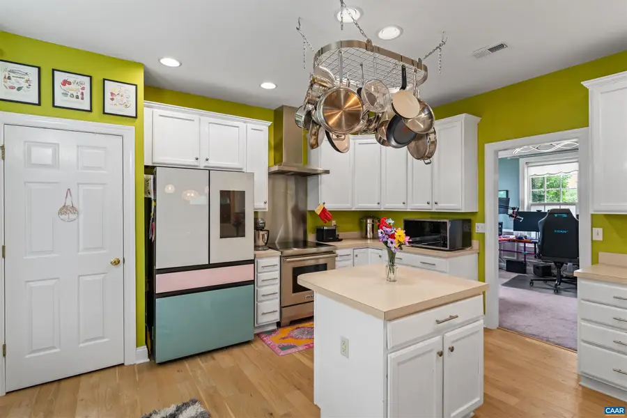 560 Rolling Valley Ct, Charlottesville, VA 22902 - #3