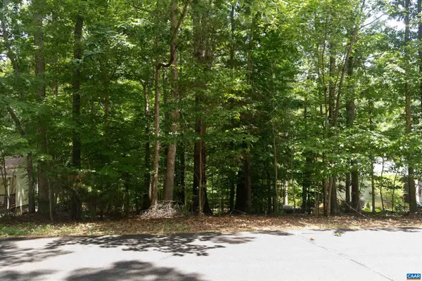 69 Bolling Cir, Palmyra, VA 22963