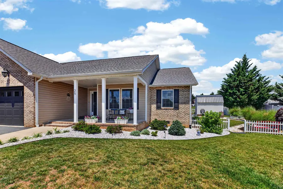 25 Meriwether Cir, Stuarts Draft, VA 24477 - #3