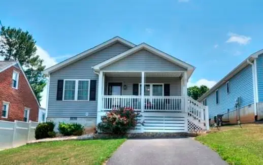 611 C St, Staunton, VA 24401