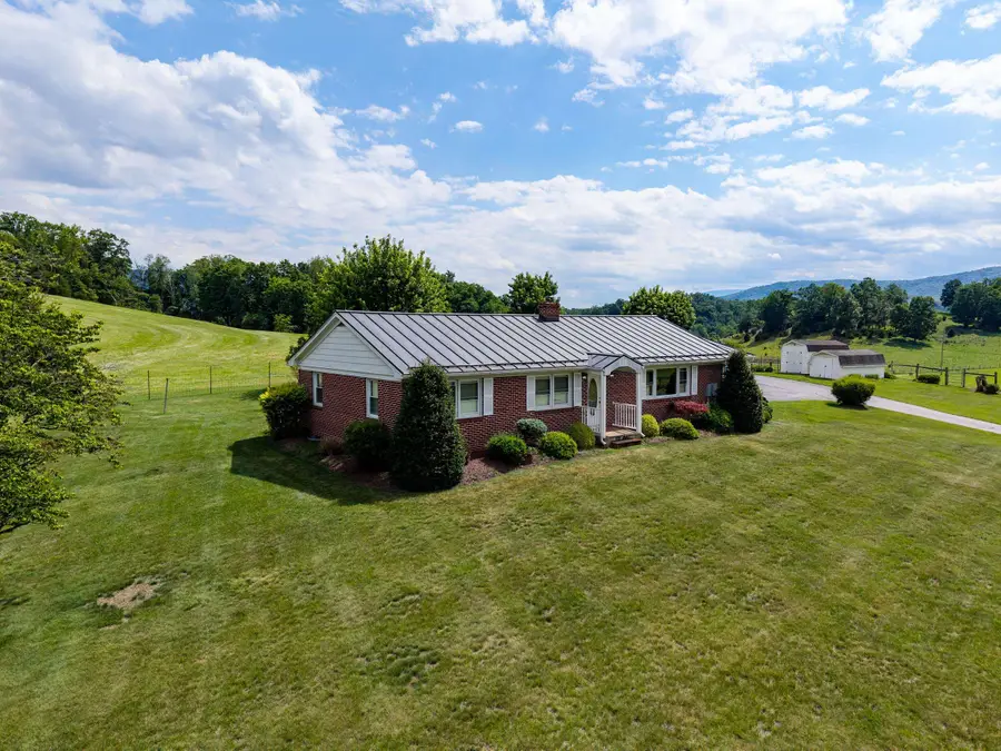 12199 Hollow Rd, Fulks Run, VA 22830 - #2
