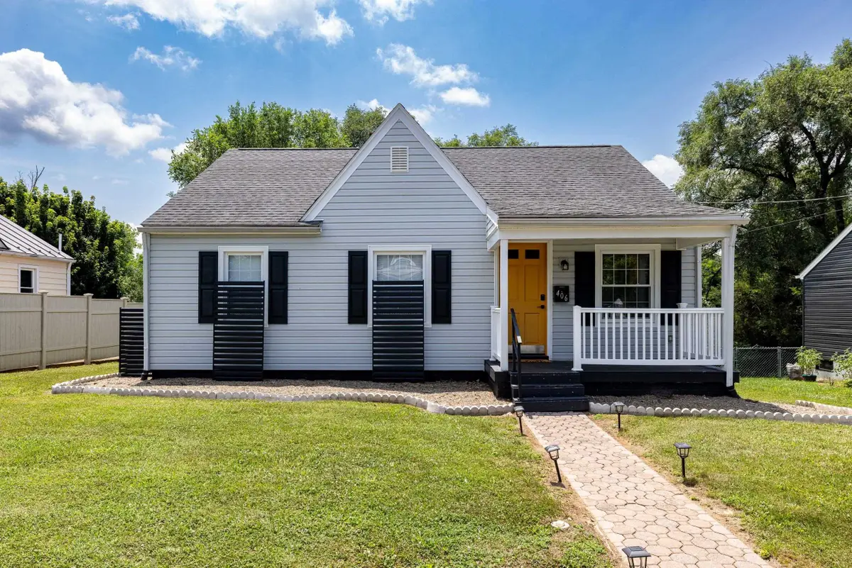 406 Rockingham St E, Elkton, VA 22827 - #1