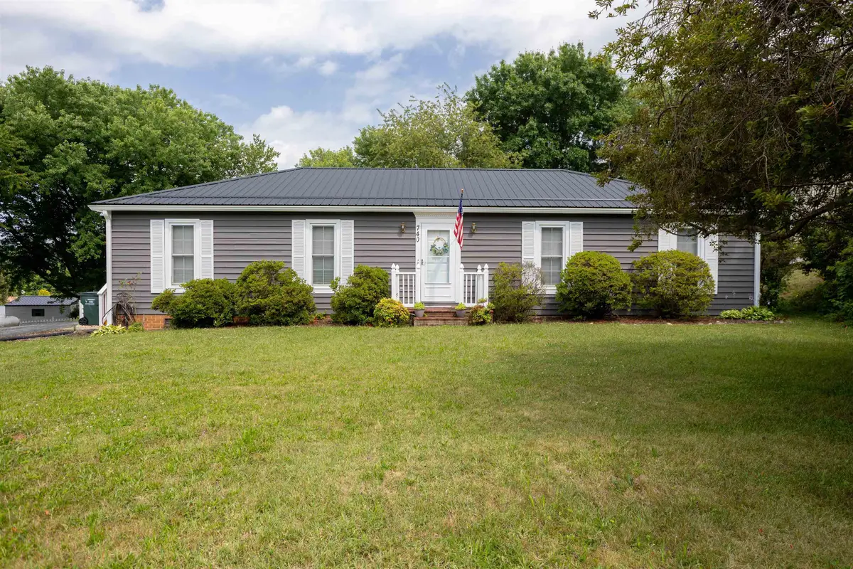 740 Old Greenville Rd, Staunton, VA 24401 - #1