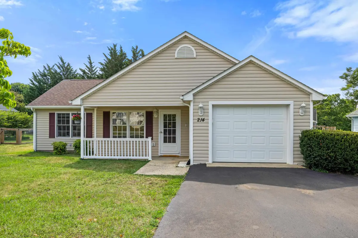 214 Adventure Trl, Waynesboro, VA 22980 - #1