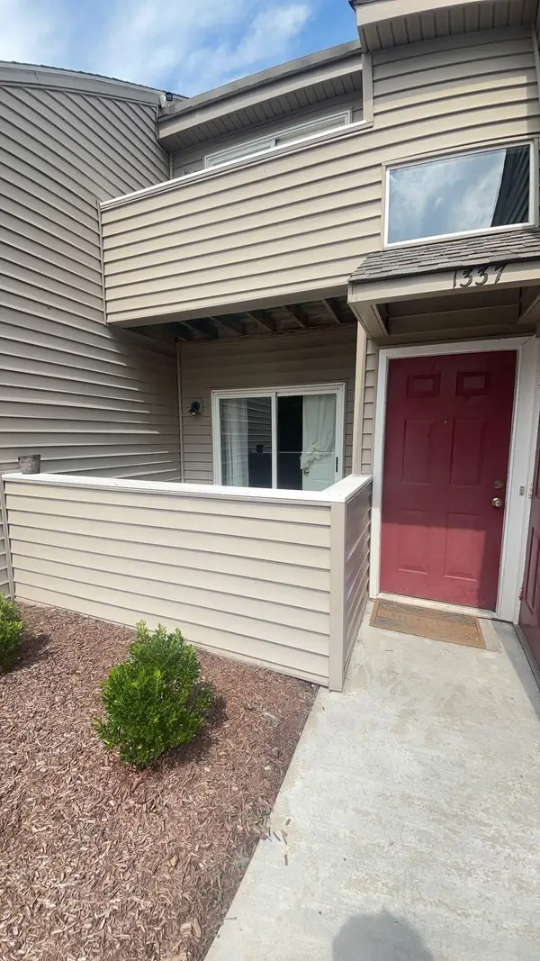 1337 Bradley Dr, Harrisonburg, VA 22801
