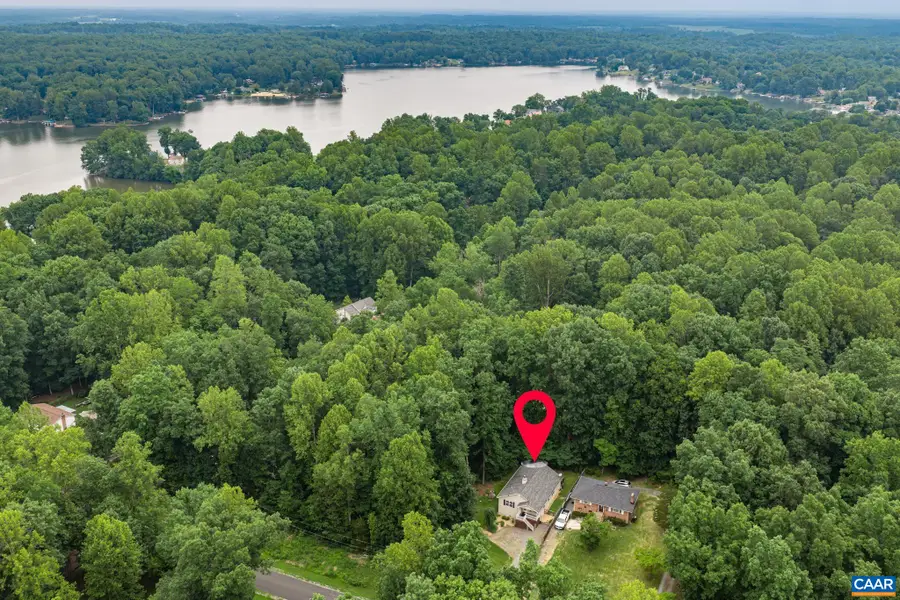 64 Ferndale Dr, Louisa, VA 23093 - #2
