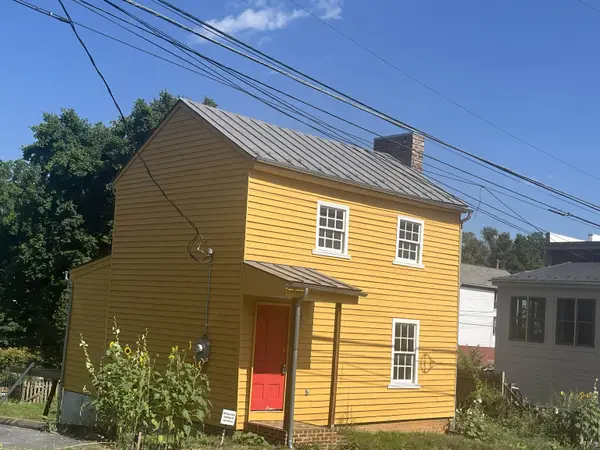 9 Jefferson St N, Staunton, VA 24401