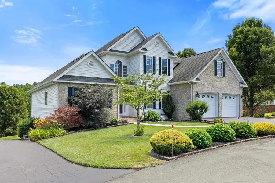 287 Kensington Dr, Fishersville, VA 22939 - #3