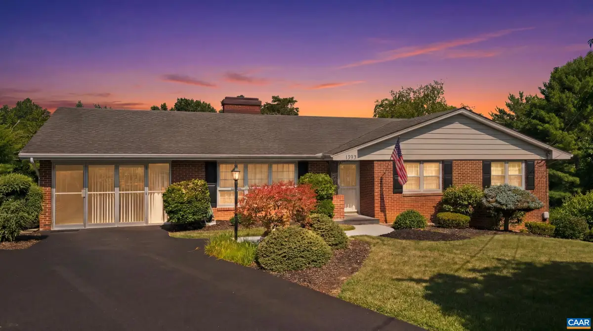 1393 Pleasant View St, Staunton, VA 24401 - #1