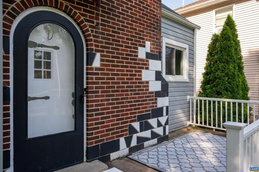 1612 Park Rd, Waynesboro, VA 22980 - #3