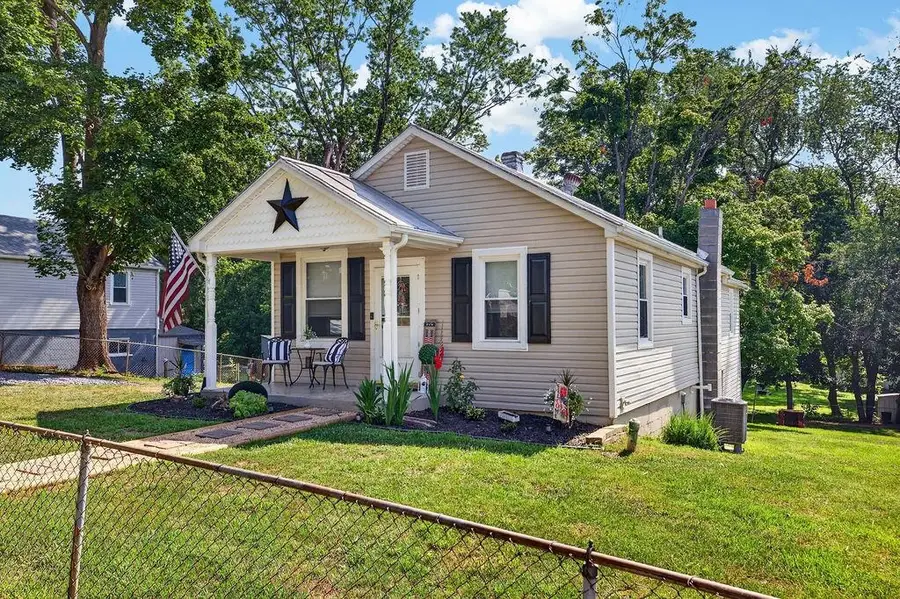 1817 Orchard Ln, Staunton, VA 24401 - #3