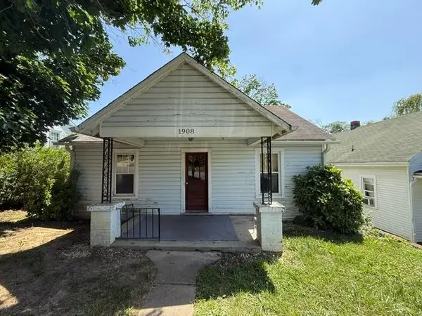 1908 First Ct, Staunton, VA 24401