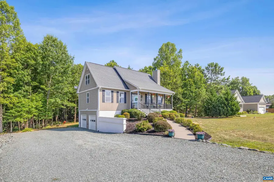 306 Rosewood Dr, Scottsville, VA 24590 - #2