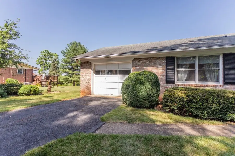 6765 Vista Heights Rd, Bridgewater, VA 22812 - #3