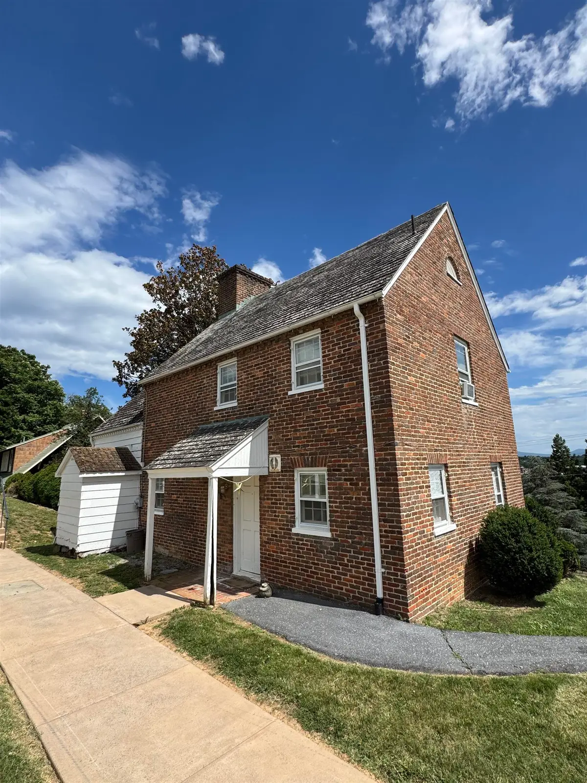 249 Sycamore St, Staunton, VA 24401 - #1
