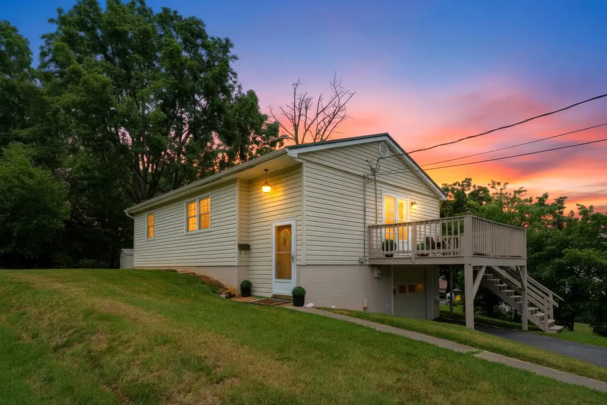 112 Bellview St, Staunton, VA 24401 - #1