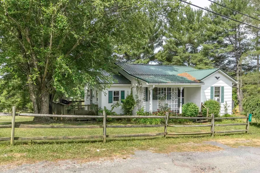 22 Conifer Ln, Lexington, VA 24450 - #2