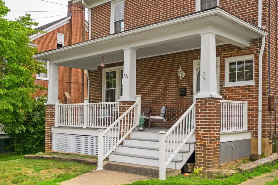 224 Florence Ave, Waynesboro, VA 22980 - #2