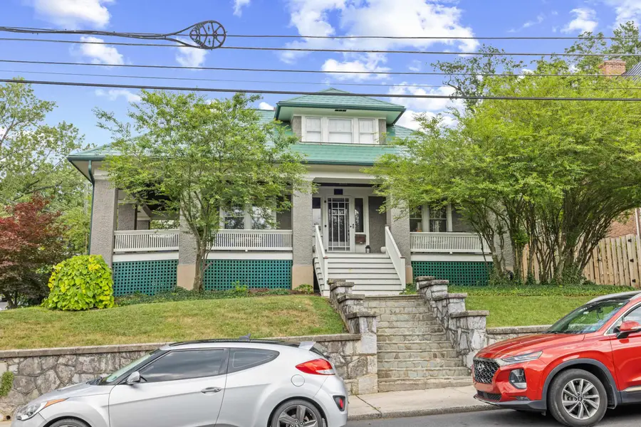 325 New St N, Staunton, VA 24401 - #2