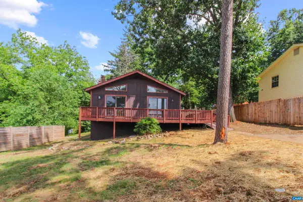 416 Woodland Cir, Waynesboro, VA 22980
