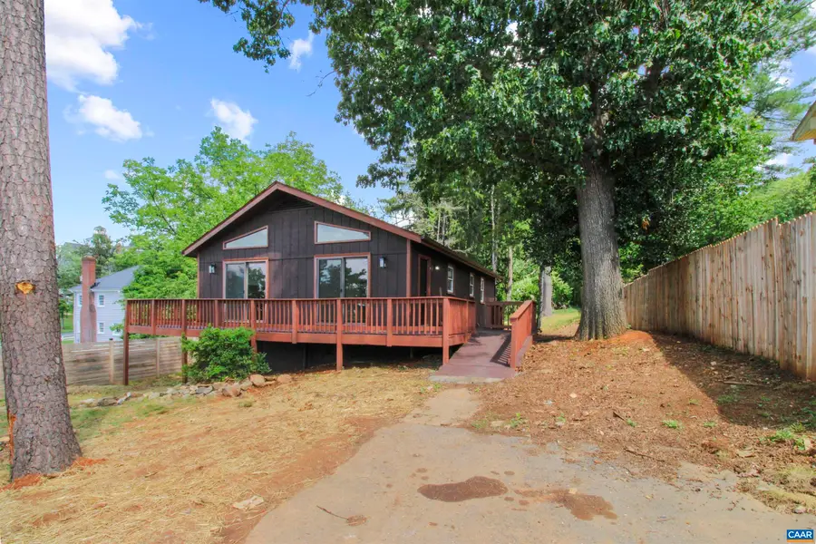416 Woodland Cir, Waynesboro, VA 22980 - #2