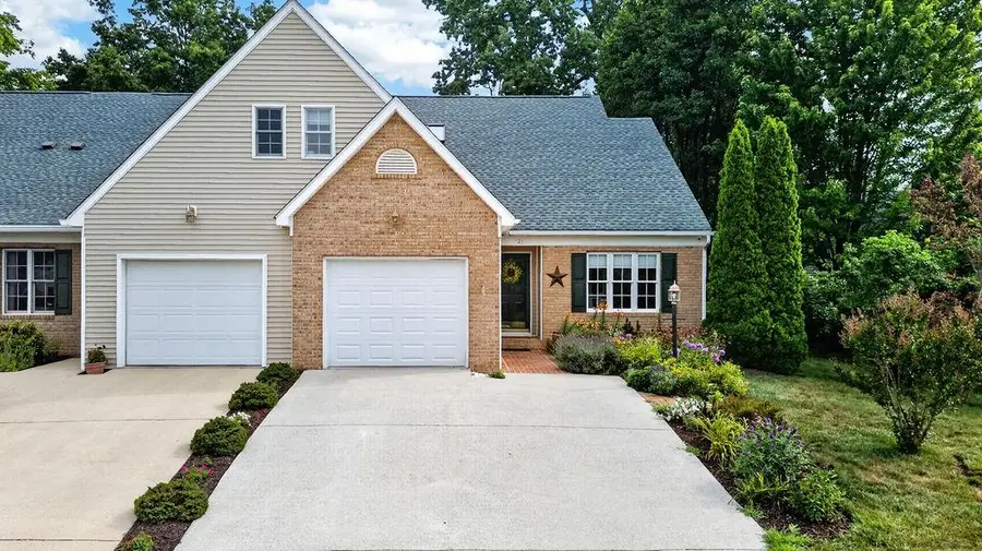21 Hickory Nut Ln, Staunton, VA 24401 - #2