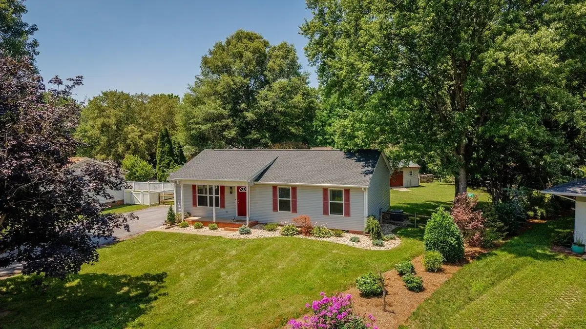 503 Riverside Dr E, Bridgewater, VA 22812 - #1
