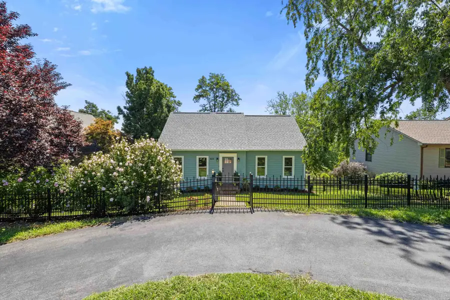 625 Essex Dr, Staunton, VA 24401 - #3