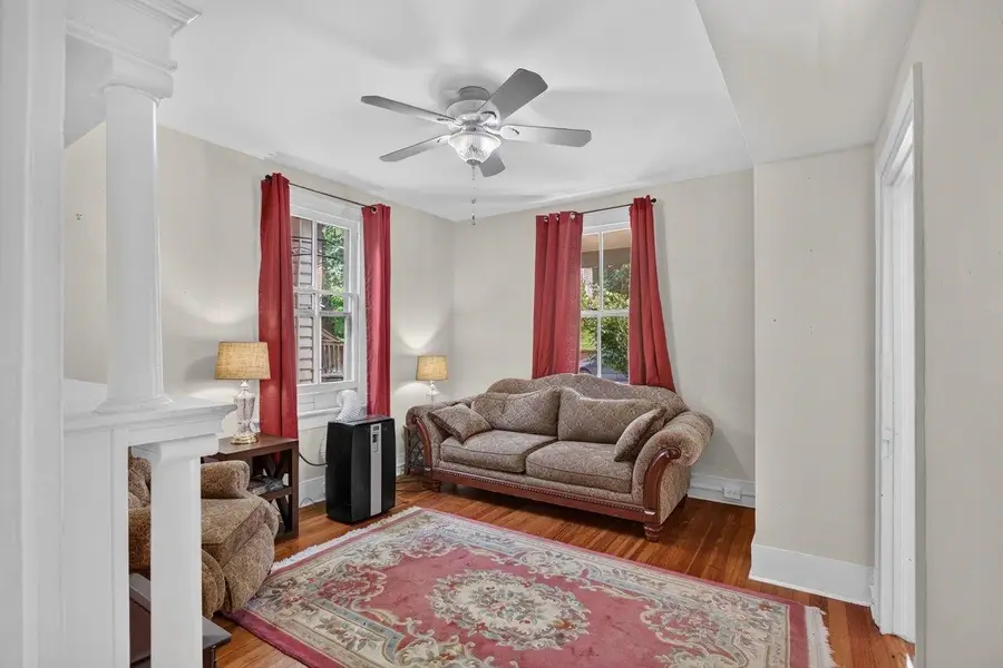 940 Beverley St W, Staunton, VA 24401 - #3