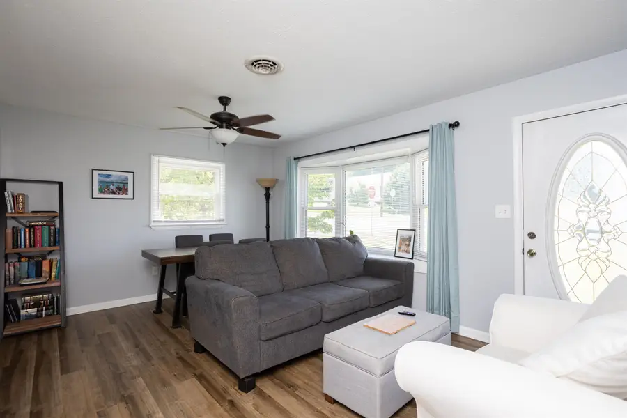 70 Augusta St, Verona, VA 24482 - #2