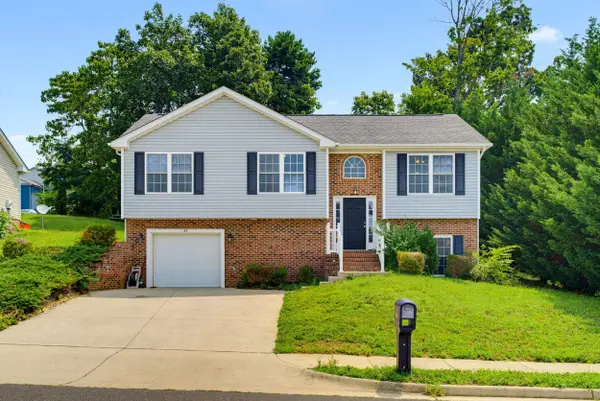 85 Lofty Cir, Stuarts Draft, VA 24477