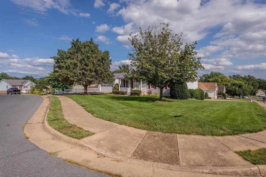 360 Stoneleigh Dr, Harrisonburg, VA 22801 - #3