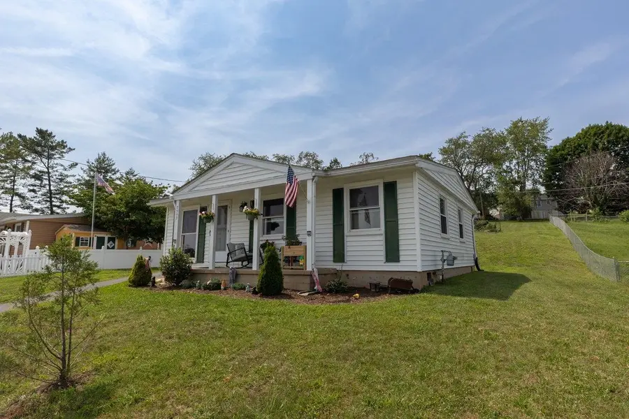 2397 Highview Cir, Staunton, VA 24401 - #2