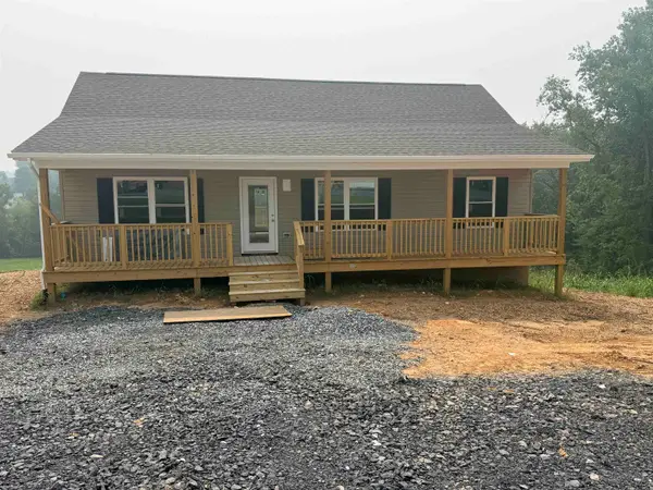 235 Holly Hill St, Broadway, VA 22815
