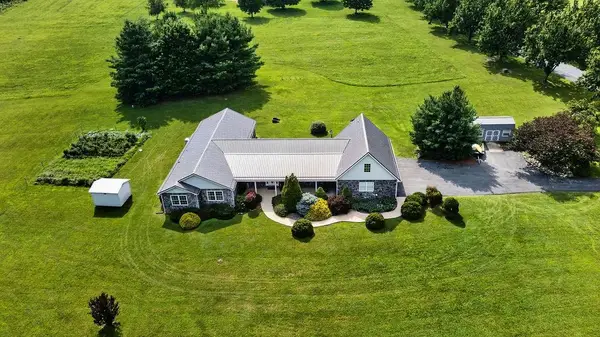 40 Bradford St, Swoope, VA 24479