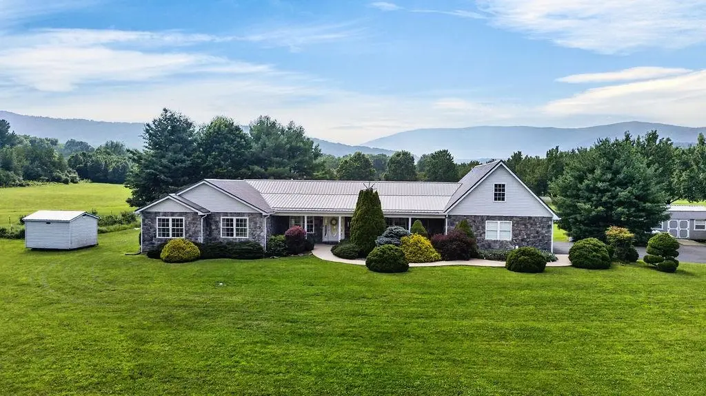 40A Bradford St, Swoope, VA 24479 - #1