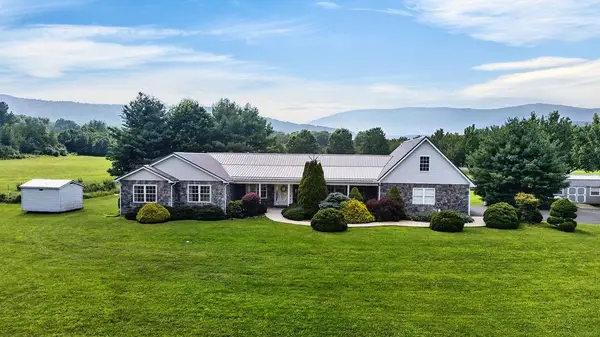 40A Bradford St, Swoope, VA 24479