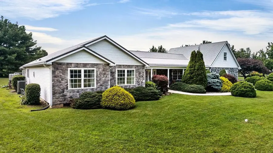 40A Bradford St, Swoope, VA 24479 - #2