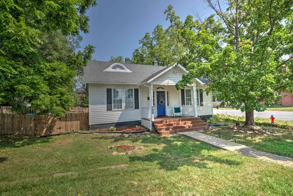 700 Sherwood Ave, Waynesboro, VA 22980