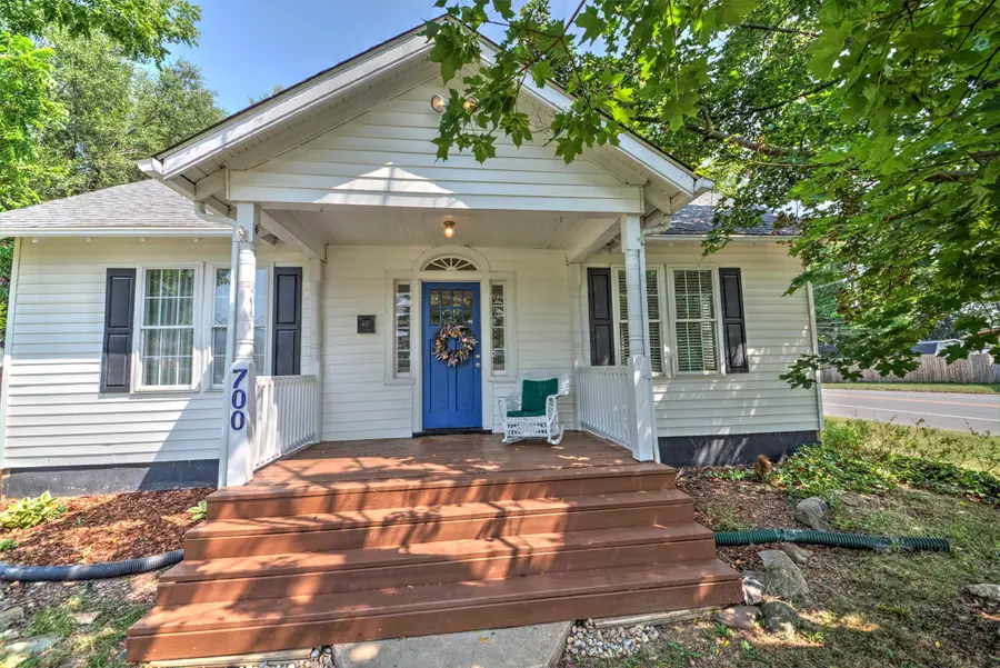 700 Sherwood Ave, Waynesboro, VA 22980 - #2