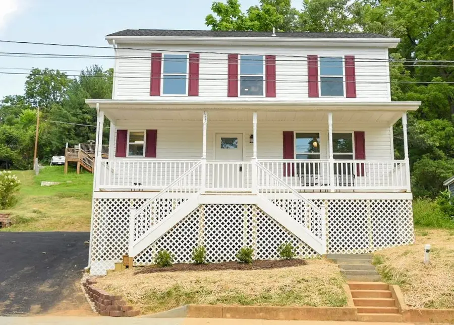 1117 Stuart St, Staunton, VA 24401 - #2